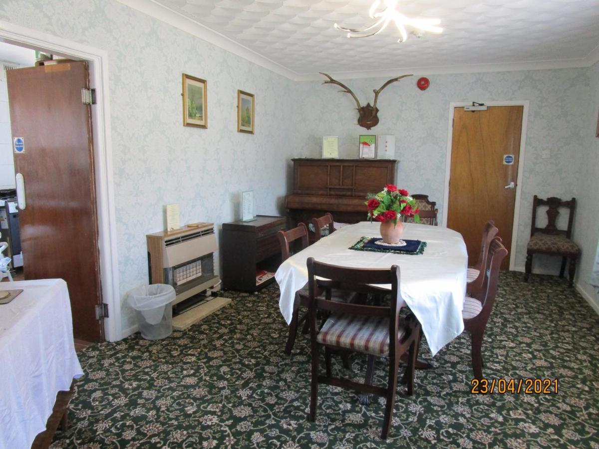 Tremains Guest House Bridgend  Exterior foto