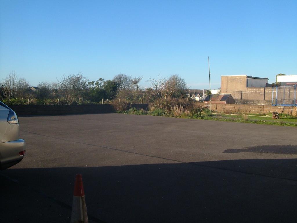 Tremains Guest House Bridgend  Exterior foto