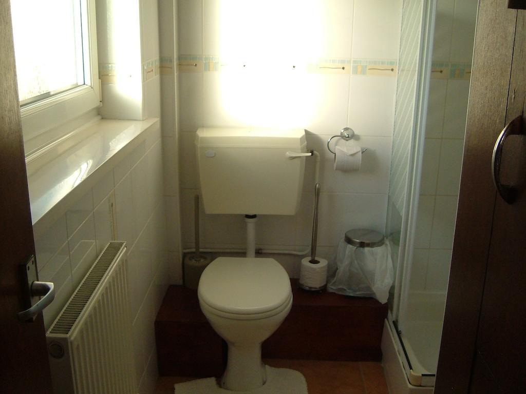 Tremains Guest House Bridgend  Zimmer foto